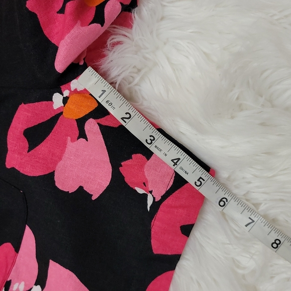 📌FINAL SALE |Who What Wear | Pink And Black Linen Floral Print Shorts - Picture 9 of 11